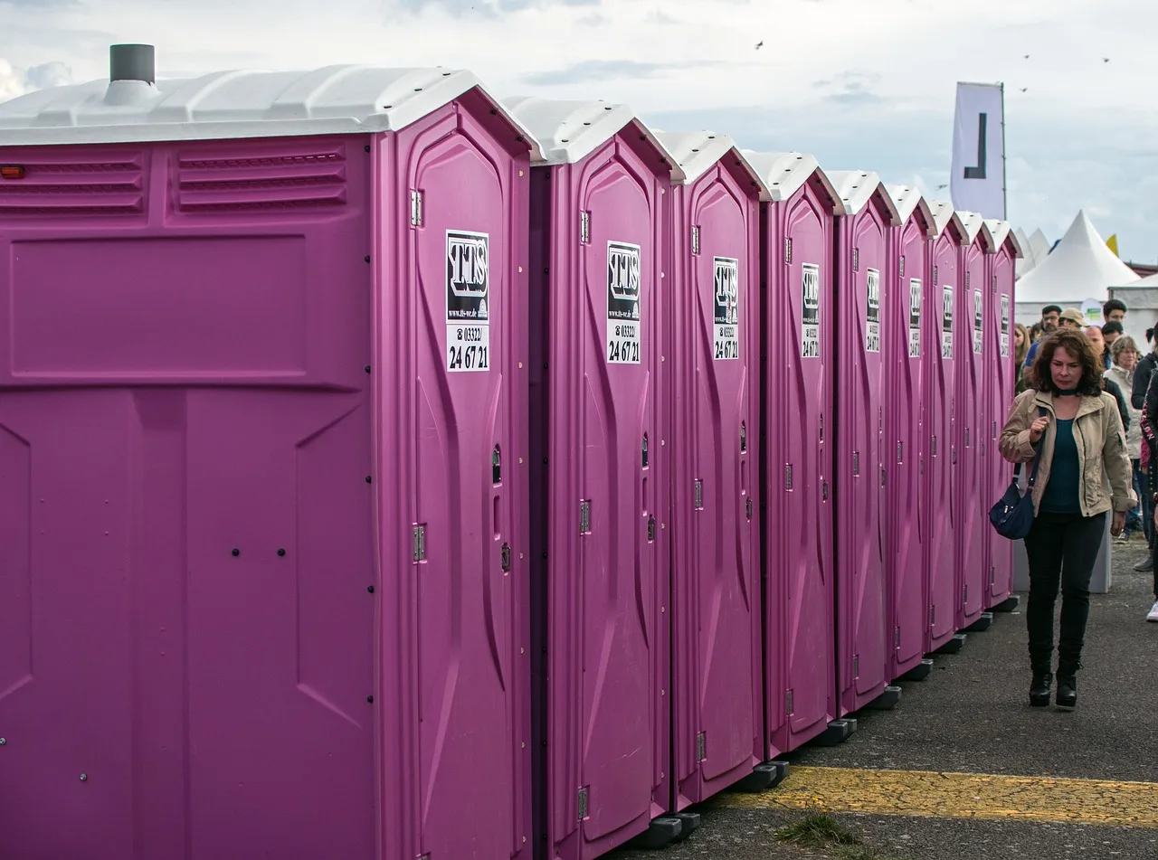 toilet, toilet houses, latrine, door, loo, public toilet, public, urinal, plumbing, wc, berlin, toilet, toilet, public toilet, public toilet, public toilet, public toilet, public toilet, plumbing. Portable restroom rental suppliers reviewed by name, with a verdict on who to buy from